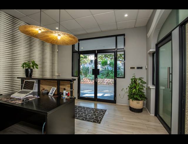 222M² BUILDING TO LET IN ESSENWOOD